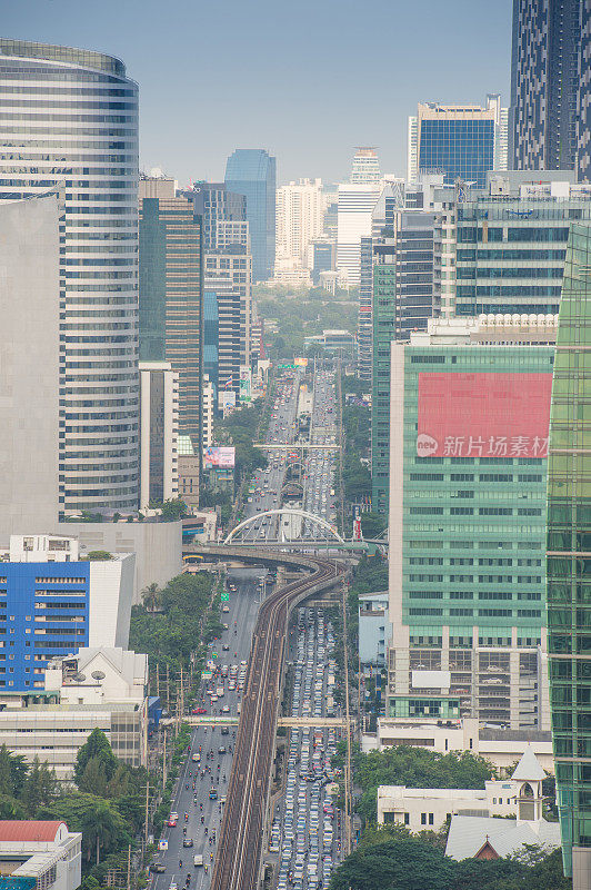 narathiwassathorn和空中火车站Chong Nonsi位于泰国曼谷市中心，Silom, Asoke的CBD Sathorn